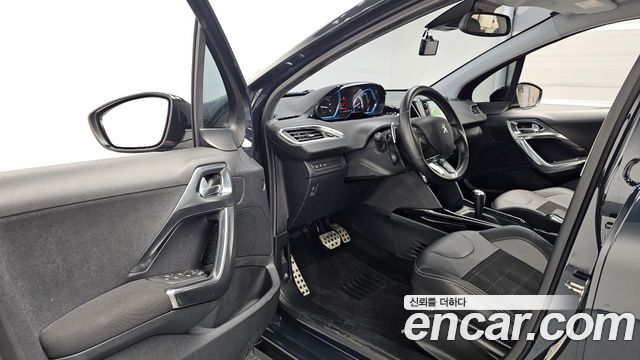 Peugeot 2008 2017 — photo 10