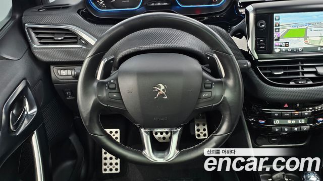 Peugeot 2008 2017 — photo 15
