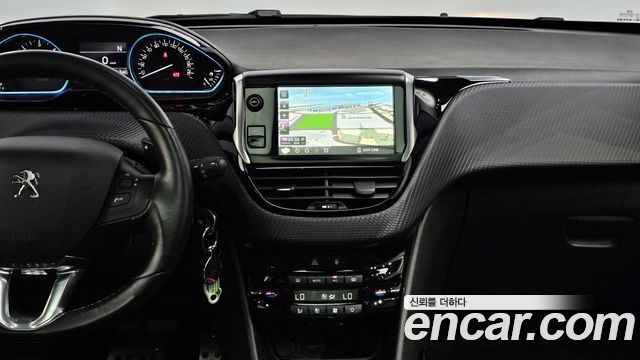 Peugeot 2008 2017 — photo 16