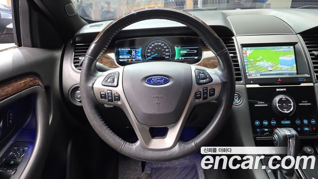 Ford Taurus 2016 — photo 13