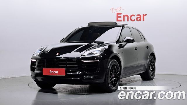 Porsche Macan 2018 — photo 1