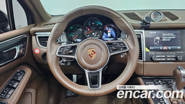 Porsche Macan 2018 — photo 13
