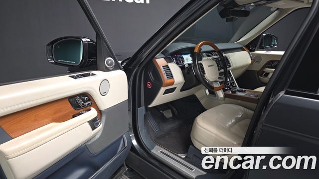 Land Rover Range Rover 2019 — photo 10