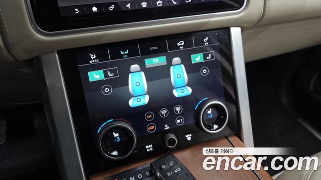 Land Rover Range Rover 2019 — photo 16