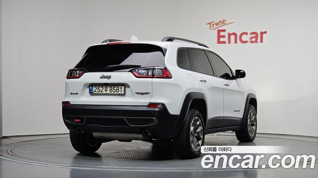 Jeep Cherokee 2020 — photo 2