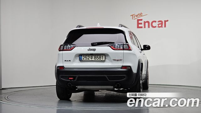 Jeep Cherokee 2020 — photo 4