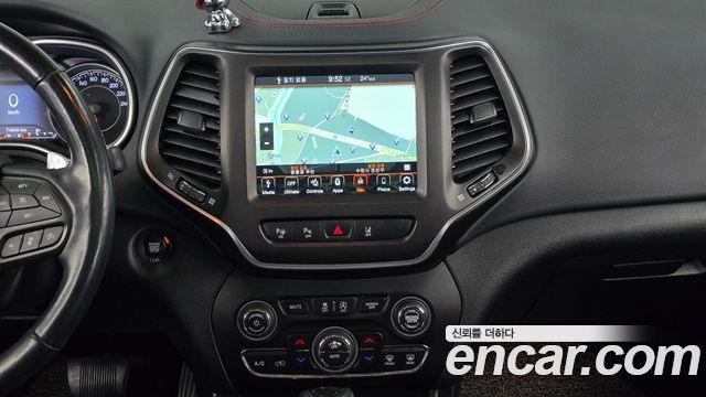 Jeep Cherokee 2020 — photo 18