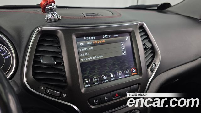 Jeep Cherokee 2020 — photo 21