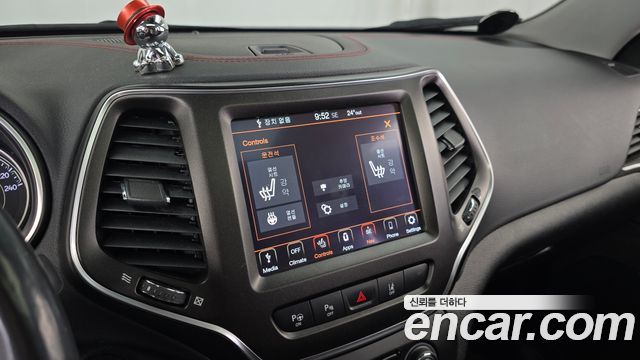 Jeep Cherokee 2020 — photo 22