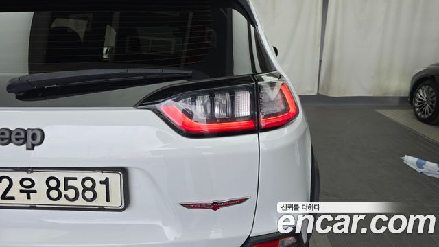 Jeep Cherokee 2020 — photo 9