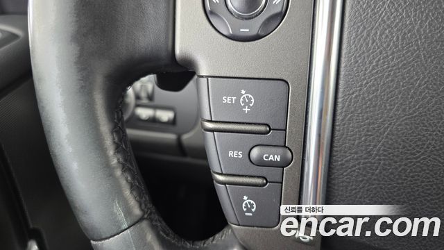 Land Rover Discovery 2016 — photo 16