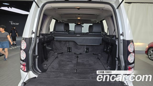 Land Rover Discovery 2016 — photo 20