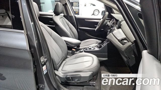 BMW 2-Series 2018 — photo 18