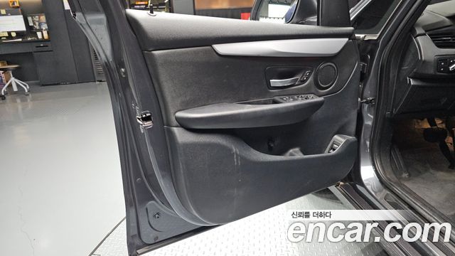 BMW 2-Series 2018 — photo 14