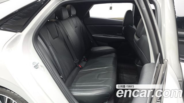 Hyundai AVANTE 2022 — photo 11