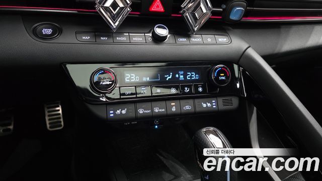 Hyundai AVANTE 2022 — photo 19