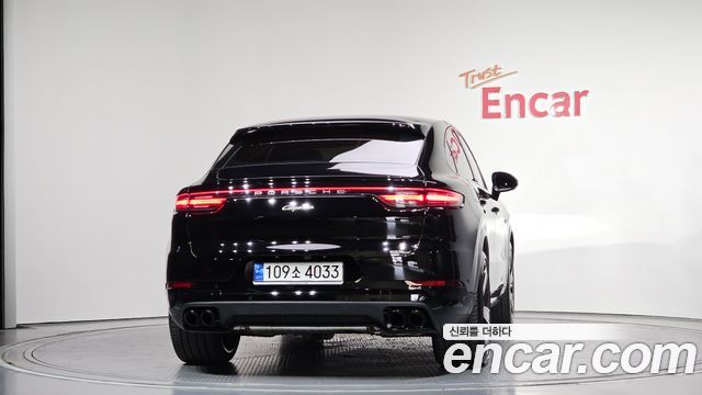 Porsche Cayenne 2023 — photo 4