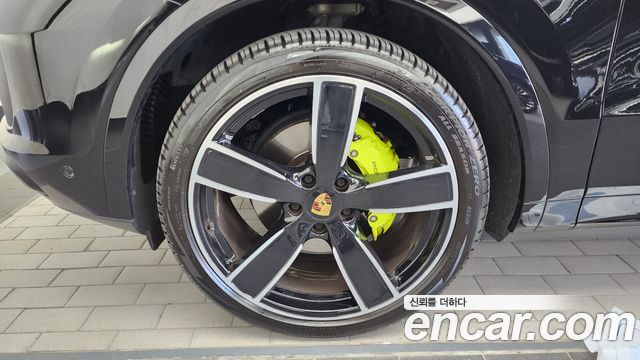 Porsche Cayenne 2023 — photo 5