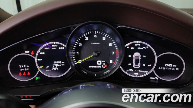 Porsche Cayenne 2023 — photo 8