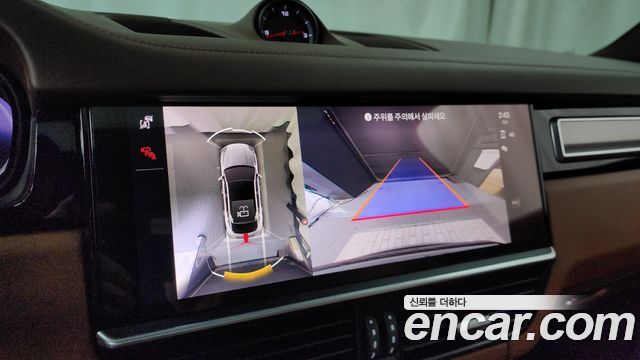 Porsche Cayenne 2023 — photo 15