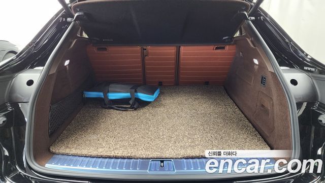 Porsche Cayenne 2023 — photo 20