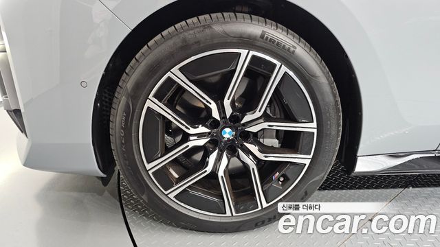 BMW 7-Series 2025 — photo 5