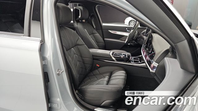 BMW 7-Series 2025 — photo 18