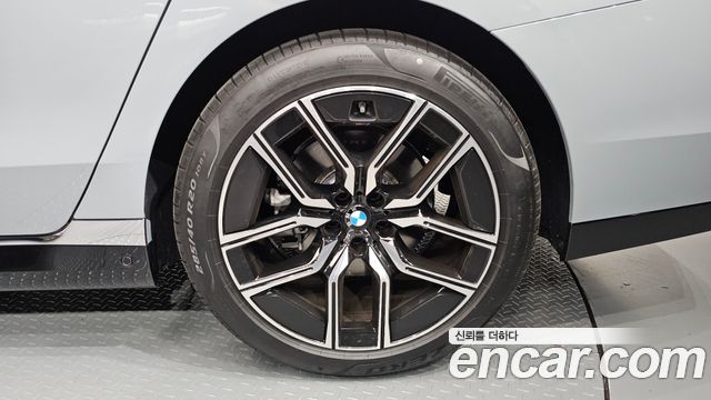 BMW 7-Series 2025 — photo 7