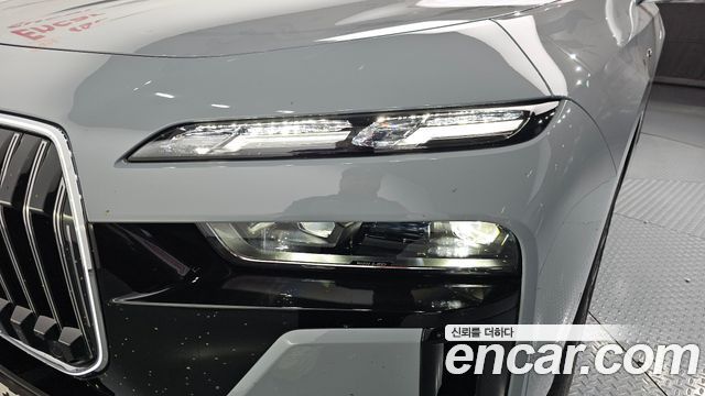 BMW 7-Series 2025 — photo 8