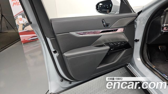BMW 7-Series 2025 — photo 14