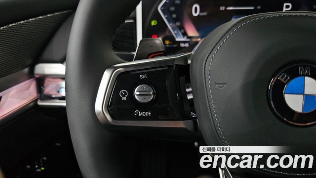 BMW 7-Series 2025 — photo 31