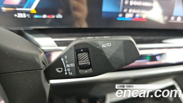 BMW 7-Series 2025 — photo 34