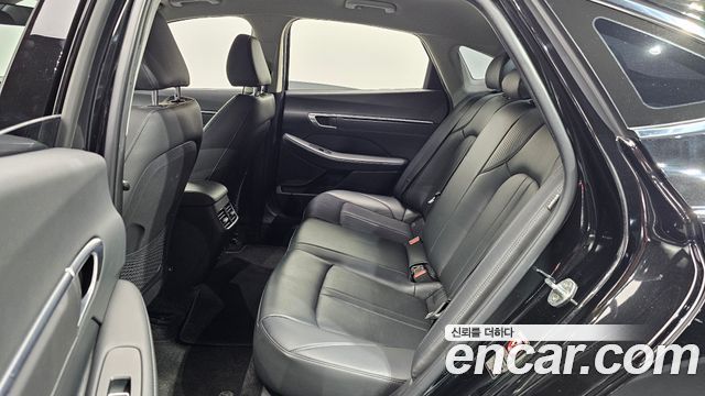 Hyundai Sonata 2022 — photo 11