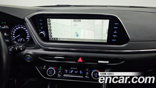 Hyundai Sonata 2022 — photo 13