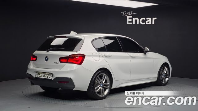 BMW 1-Series 2018 — photo 2