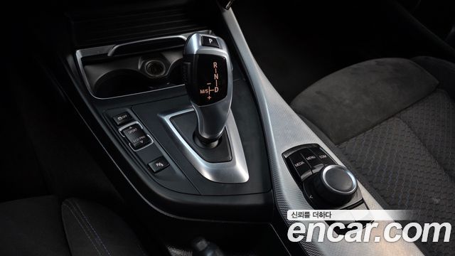 BMW 1-Series 2018 — photo 12