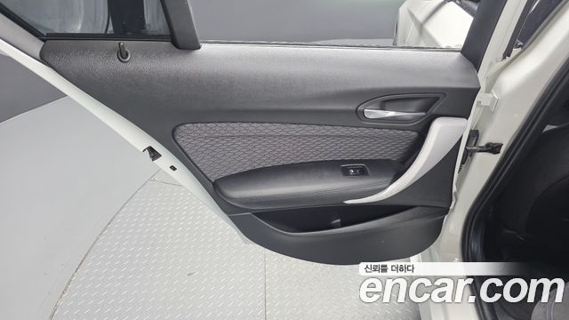 BMW 1-Series 2018 — photo 15