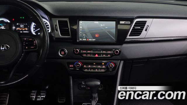 Kia Niro 2017 — photo 12