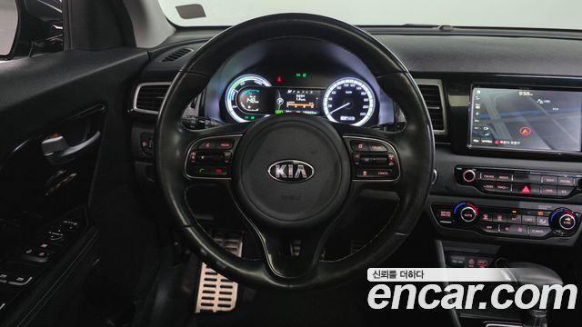 Kia Niro 2017 — photo 13