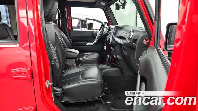 Jeep Wrangler 2017 — photo 11