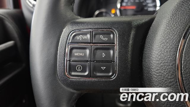 Jeep Wrangler 2017 — photo 19