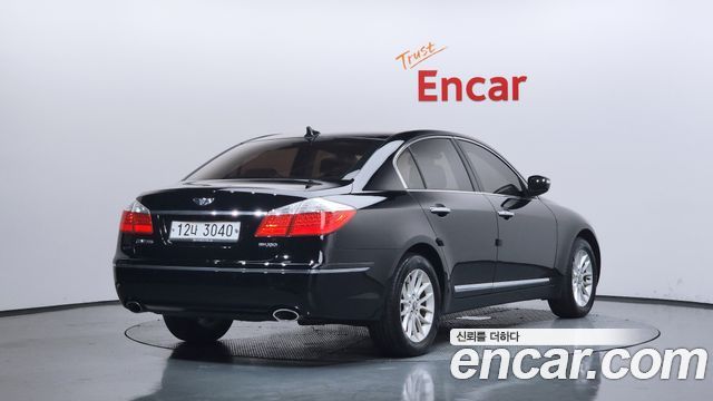 Hyundai Genesis 2011 — photo 2