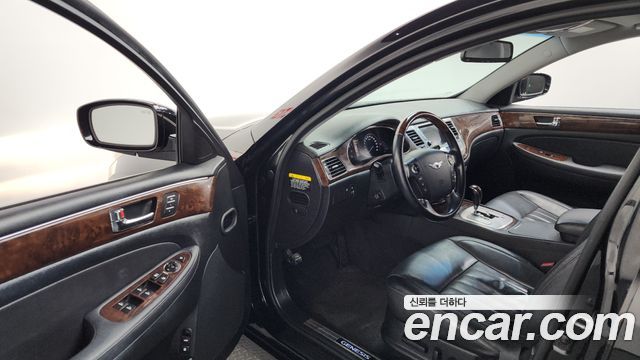 Hyundai Genesis 2011 — photo 10