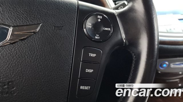 Hyundai Genesis 2011 — photo 15