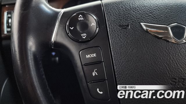 Hyundai Genesis 2011 — photo 16