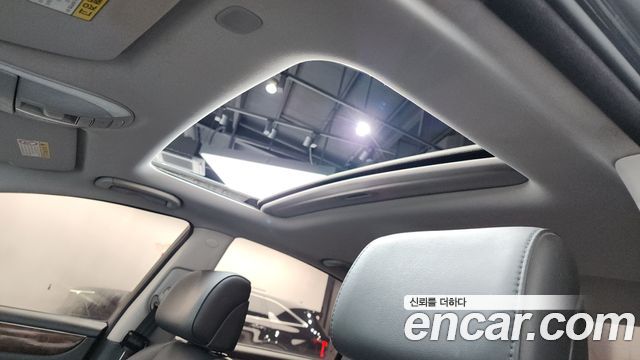 Hyundai Genesis 2011 — photo 17