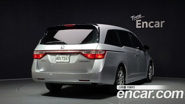 Honda Odyssey 2013 — photo 2