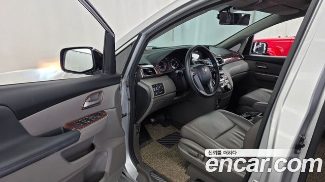 Honda Odyssey 2013 — photo 10
