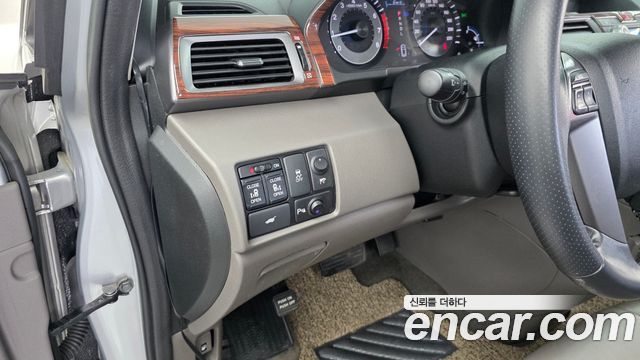 Honda Odyssey 2013 — photo 17