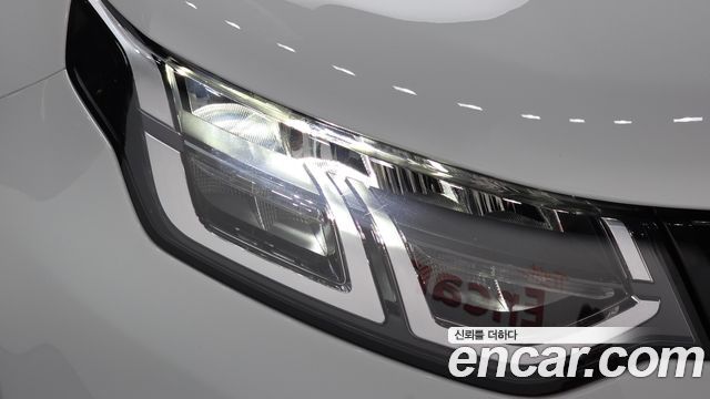 Land Rover Discovery Sport 2025 — photo 8